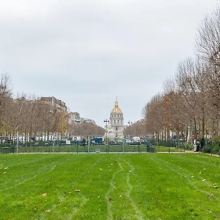 Avenue Breteuil Family - 11 Pers - Unique - Cosy Apartment Paris