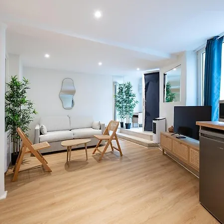 Avenue Breteuil Family - 11 Pers - Unique - Cosy Paris